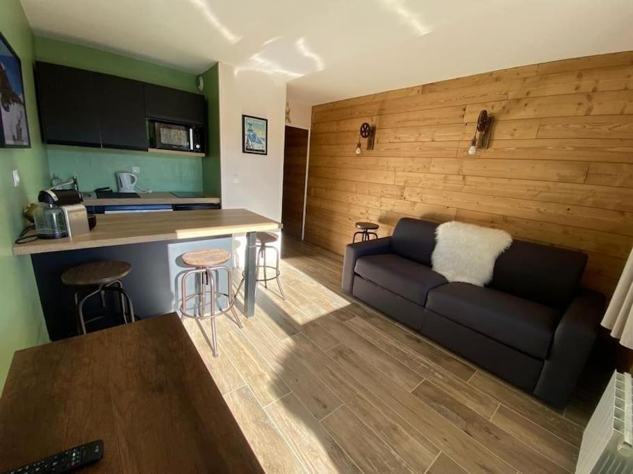 Au Pied Des Pistes Avec Parking Entierement Renove Apartment Huez Luaran gambar