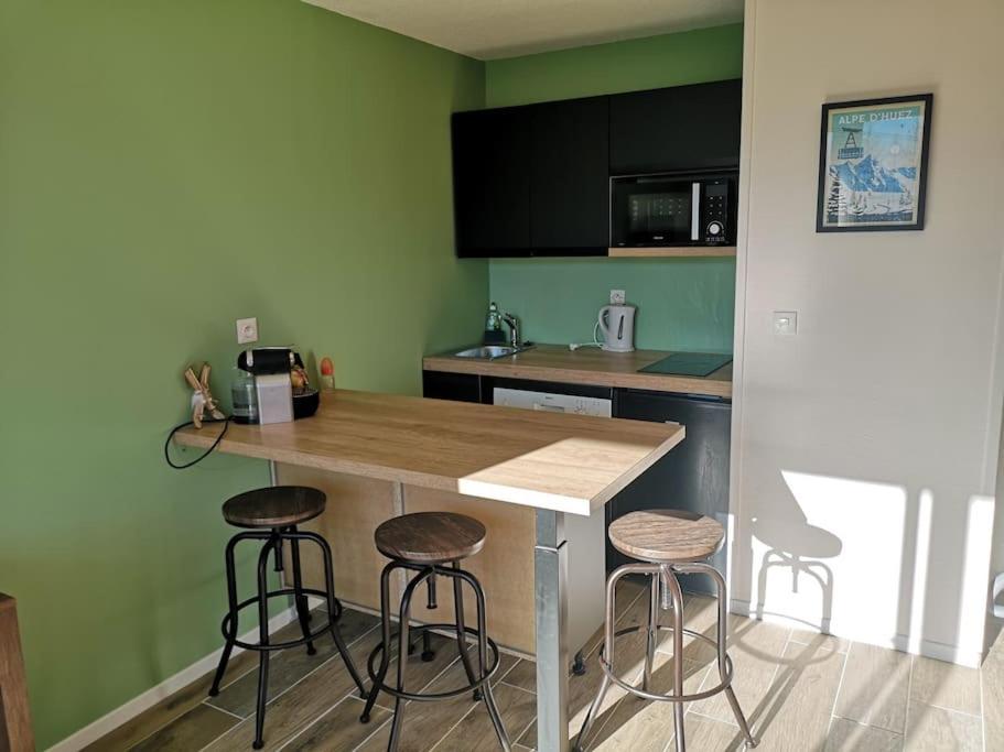 Au Pied Des Pistes Avec Parking Entierement Renove Apartment Huez Luaran gambar