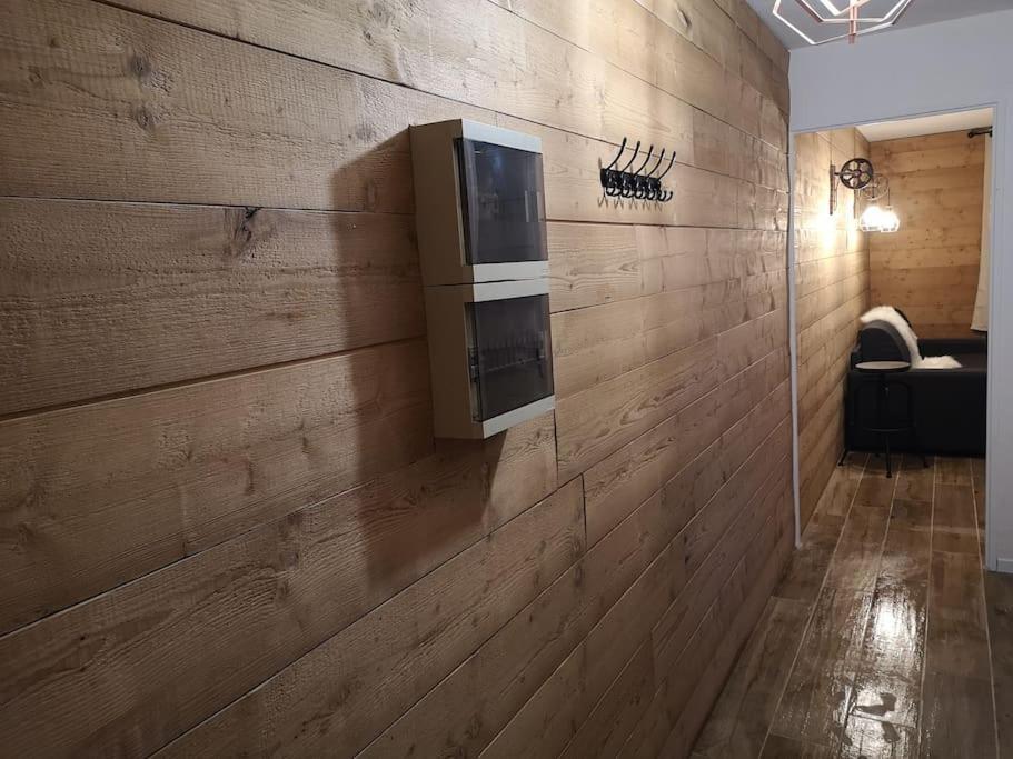 Au Pied Des Pistes Avec Parking Entierement Renove Apartment Huez Luaran gambar