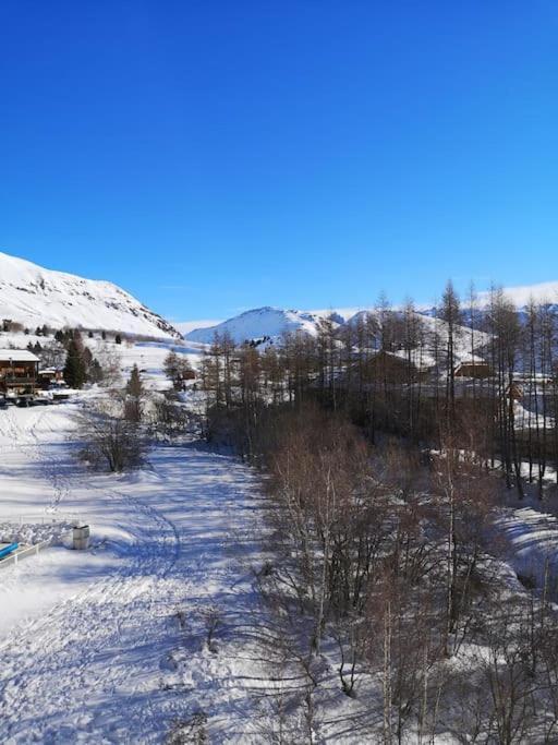 Au Pied Des Pistes Avec Parking Entierement Renove Apartment Huez Luaran gambar